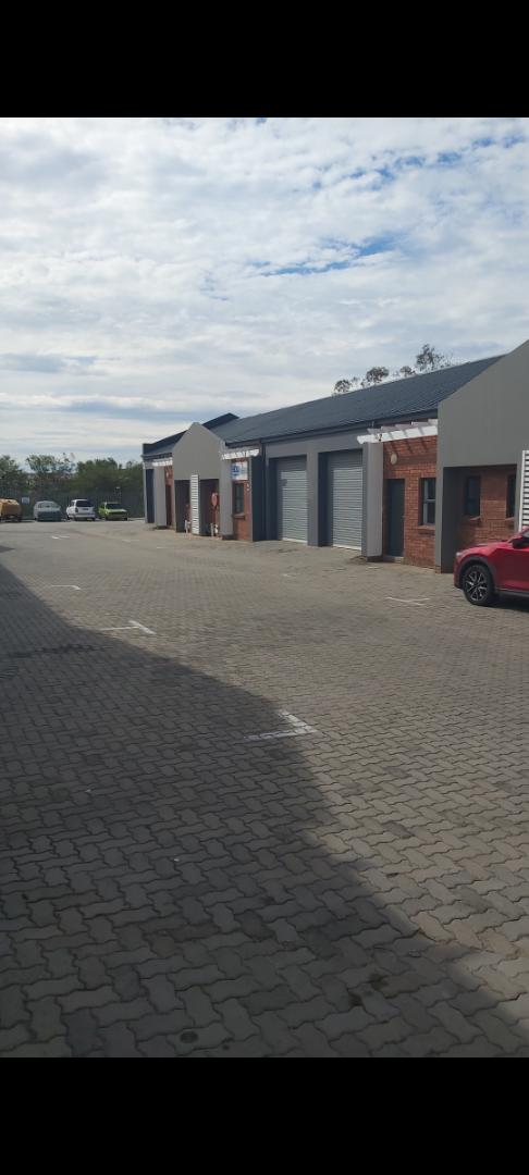 To Let Commercial Property for Rent in Overbaakens Eastern Cape